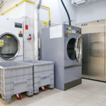 Pralnia Wodna NEMO, prowadzona przez osoby niepełnosprawne / Marzena Mąkosa / Radio Kielce