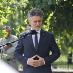 74. rocznica udanego zamachu na Franza Wittka. Oficjalne uroczystości przy pomniku na ulicy Solnej. Krzysztof Słoń - senator RP / Marzena Mąkosa / Radio Kielce