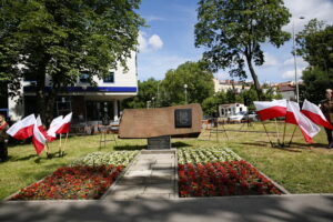 74. rocznica udanego zamachu na Franza Wittka. Oficjalne uroczystości przy pomniku na ulicy Solnej / Marzena Mąkosa / Radio Kielce