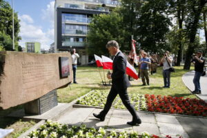 74. rocznica udanego zamachu na Franza Wittka. Oficjalne uroczystości przy pomniku na ulicy Solnej / Marzena Mąkosa / Radio Kielce