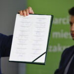 Konferencja prasowa w Wojewódzkim Funduszu Ochrony Środowiska i Gospodarki Wodnej.  Podsumowanie dotychczasowych efektów programu "czyste powietrze". / Marzena Mąkosa / Radio Kielce