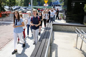 Uczniowie ze Szkoły Podstawowej w Mircu na wycieczce w Sejmie / Marzena Mąkosa / Radio Kielce