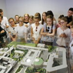 Uczniowie ze Szkoły Podstawowej w Mircu na wycieczce w Sejmie / Marzena Mąkosa / Radio Kielce