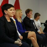 Spotkanie wicepremier Beaty Szydło z mieszkańcami Ostrowca Świętokrzyskiego. Na zdjęciu: wicepremier Beata Szydło / Marzena Mąkosa / Radio Kielce