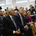 Spotkanie wicepremier Beaty Szydło z mieszkańcami Ostrowca Świętokrzyskiego. Na zdjęciu od lewej: Krzysztof Lipiec - poseł PiS, Jarosław Rusiecki - senator RP, Agata Wojtyszek - wojewoda świętokrzyski i Anna Krupka - poseł PiS. W drugim rzędzie: Andrzej Kryj - poseł PiS / Marzena Mąkosa / Radio Kielce