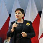 Spotkanie wicepremier Beaty Szydło z mieszkańcami Ostrowca Świętokrzyskiego. Na zdjęciu: wicepremier Beata Szydło / Marzena Mąkosa / Radio Kielce