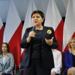 Spotkanie wicepremier Beaty Szydło z mieszkańcami Ostrowca Świętokrzyskiego. Na zdjęciu: wicepremier Beata Szydło / Marzena Mąkosa / Radio Kielce