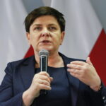 Spotkanie wicepremier Beaty Szydło z mieszkańcami Ostrowca Świętokrzyskiego. Na zdjęciu: wicepremier Beata Szydło / Marzena Mąkosa / Radio Kielce