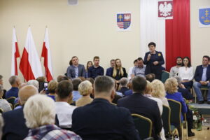 Spotkanie wicepremier Beaty Szydło z mieszkańcami Starachowic w Starostwie Powiatowym / Marzena Mąkosa / Radio Kielce