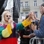 Koncert Margaret na kieleckim Rynku. Po lewej: Margaret (Małgorzata Jamroży) - piosenkarka / Marzena Mąkosa / Radio Kielce