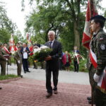 75. rocznica powstania oddziału AK "Wybranieccy". Kwiaty składa Wojciech Kołodziej - pełnomocnik koła 4 Pułku Piechoty Legionów AK, / Marzena Mąkosa / Radio Kielce