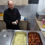 Otwarcie jadłodajni dla osób bezdomnych, biednych i wykluczonych społecznie / Emilia Sitarska / Radio Kielce