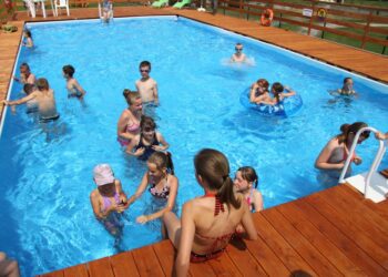 Lato w mieście - baseny letnie w Nowinach / Piotr Michalski / Radio Kielce