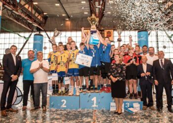 Plas Kielce na najwyższym stopniu podium XXIV Ogólnopolskiego Finału Kinder+Sport Zabrze 2018 / Orlik Volleymania / Facebook