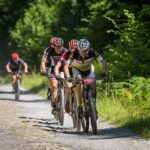 Rywalizacja na trasie II etapu Korony Świętokrzyskiej 2018 Wąchock / Poland Bike / Radio Kielce