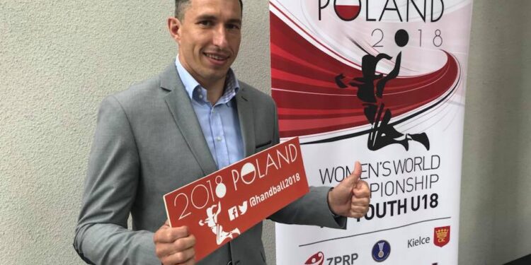 Były reprezentant Polski i zawodnik Vive Kielce Sławomir Szmal został ambasadorem młodzieżowych mistrzostwach świata w piłce ręcznej kobiet do lat 18 / handballpoland2018.pl