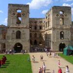 Biesiada Imieninowa Krzysztofa Ossolińskiego na zamku Krzyżtopór / Emilia Sitarska / Radio Kielce