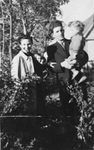 Cesia i Bernard Kaiser z synem Jurkiem / archiwum rodzinne