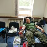 Żołnierze z Centrum Przygotowań do Misji Zagranicznych na Bukówce oddali 100 litrów krwi na 100-lecie odzyskania przez Polskę niepodległości / Marcin Różyc / Radio Kielce