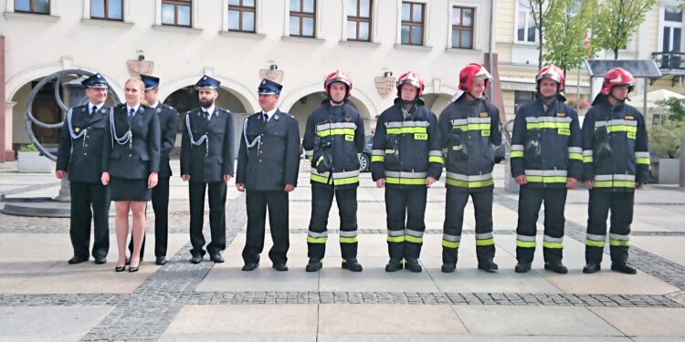 OSP Niewachlów. Przekazanie sprzętu dla strażaków ochotników z Funduszu Sprawiedliwości / Monika Miller / Radio Kielce