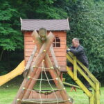 Plac zabaw odnowiony przez wolontariuszy z firmy Vanstar / Ewa Pociejowska-Gawęda / Radio Kielce