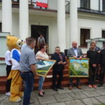 Plac zabaw odnowiony przez wolontariuszy z firmy Vanstar / Ewa Pociejowska-Gawęda / Radio Kielce