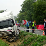 Zderzenie ciężarówki z samochodem osobowym / Ewa Pociejowska-Gawęda / Radio Kielce