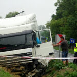 Zderzenie ciężarówki z samochodem osobowym / Ewa Pociejowska-Gawęda / Radio Kielce