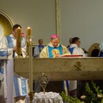 Skarżysko. Wprowadzenie relikwii św. Ojca Charbela z Libanu. Na zdjęciu: bp Henryk Tomasik - ordynariusz diecezji radomskiej / Tomasz Piwko / Radio Kielce