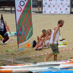 SUP - to wodna dyscyplina sportowa, gdzie do pływania używa się dużej i stabilnej deski i wiosła / Ewa Pociejowska-Gawęda / Radio Kielce