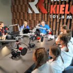 45. Harcerski Festiwal. Studio Piosenki AJKI z Ciechocinka w Radiu Kielce. Audycję prowadzili Renata Morąg i Jakub Rożek / Bartłomiej Zapała / Radio Kielce