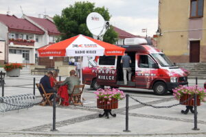 10.07.2018 Szydłów. Radio Kielce i Raport Dnia / Grzegorz Jamka / Radio Kielce