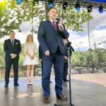 Święto pomidora. Na zdjęciu przemawia Marek Kwitek - poseł PiS  / Grażyna Szlęzak - Wójcik / Radio Kielce