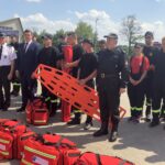 Przekazanie sprzętu dla jednostek OSP w gminie Obrazów / Grażyna Szlęzak-Wójcik / Radio Kielce