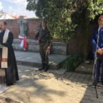 Uroczystości z okazji 74 rocznicy Akcji „Burza” i bitwy pod Pielaszowem. Modlitwę za poległych odmawia ks. Marek Kuliński / Grażyna Szlęzak-Wójcik / Radio Kielce