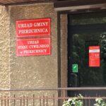 Pierzchnia. Plenerowy Raport Dnia. Siedziba Urzędu Gminy / Grzegorz Jamka / Radio Kielce