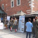 Wyjazdowa audycja "Stacja: wakacje" na Rynku w Sandomierzu / Arkadiusz Miller / Radio Kielce