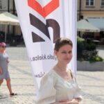 Wyjazdowa audycja "Stacja: wakacje" na Rynku w Sandomierzu / Arkadiusz Miller / Radio Kielce