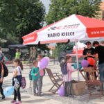 Wyjazdowa audycja "Stacja: wakacje" na Rynku w Sandomierzu / Arkadiusz Miller / Radio Kielce