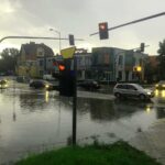 Ulewne deszcze w Kielcach. Zalane ulice Jagiellońska i Hoża / Robert Felczak / Radio Kielce