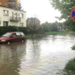 Ulewne deszcze w Kielcach. Zalane ulice Jagiellońska i Hoża / Robert Felczak / Radio Kielce