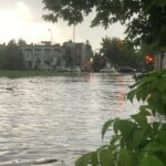 Ulewne deszcze w Kielcach. Zalane ulice Jagiellońska i Hoża / Robert Felczak / Radio Kielce