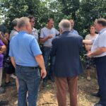 Węgrce Panieńskie. Spotkanie posłów PiS Krzysztofa Lipca i Marka Kwitka z sadownikami / Grażyna Szlęzak-Wójcik / Radio Kielce