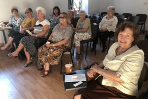 Zajęcia dla seniorów, które organizuje Caritas Diecezji Sandomierskiej / Grażyna Szlęzak-Wójcik / Radio Kielce