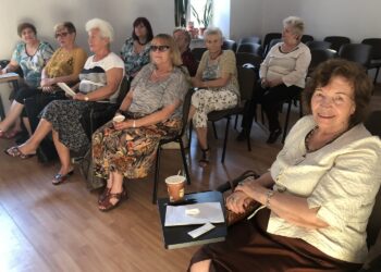 Zajęcia dla seniorów, które organizuje Caritas Diecezji Sandomierskiej / Grażyna Szlęzak-Wójcik / Radio Kielce
