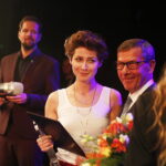 01.07.2018 Kielce. Teatr Żeromskiego. Gala plebiscytu "O Dziką Różę". Najlepsza aktorka - Magdalena Grąziowska. Nagrodę wręczał prezes Wodociągów Kieleckich Henryk Milcarz / Jarosław Kubalski / Radio Kielce