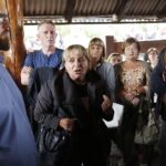 11.07.2018 Kielce. Mieszkańcy osiedla Pod Telegrafem oraz przedstawiciele Hydrogeotechniki spotkali się w sprawie budowy instalacji do oczyszczania niebezpiecznych odpadów przy ulicy Karskiego / Jarosław Kubalski / Radio Kielce