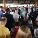 11.07.2018 Kielce. Mieszkańcy osiedla Pod Telegrafem oraz przedstawiciele Hydrogeotechniki spotkali się w sprawie budowy instalacji do oczyszczania niebezpiecznych odpadów przy ulicy Karskiego / Jarosław Kubalski / Radio Kielce