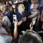 11.07.2018 Kielce. Mieszkańcy osiedla Pod Telegrafem oraz przedstawiciele Hydrogeotechniki spotkali się w sprawie budowy instalacji do oczyszczania niebezpiecznych odpadów przy ulicy Karskiego / Jarosław Kubalski / Radio Kielce