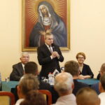 21.07.2018 Skarżysko - Kamienna. Wicepremier Piotr Gliński odwiedził Sanktuarium Matki Bożej Ostrobramskiej oraz spotkał się z mieszkańcami miasta. Poseł Anna Krupka, poseł Krzysztof Lipiec, wicepremier Piotr Gliński, poseł Maria Zuba i wicewojewoda Andrzej Bętkowski / Jarosław Kubalski / Radio Kielce